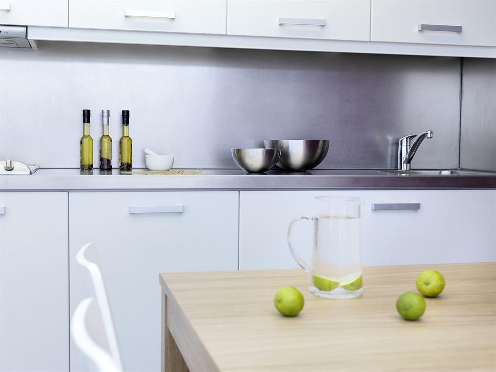 מלון ברצלונה Residencia Melon District Marina מראה חיצוני תמונה